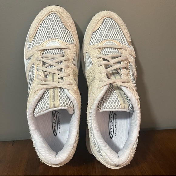 NORDSTROM X SAUCONY
PROGRID TRIUMPH 4 Men’s size 7.5. Beige suede and white. - Picture 5 of 15